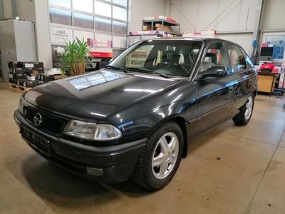 Usata Opel Astra 136 CV (100 kW) 1997 Nero Berlina