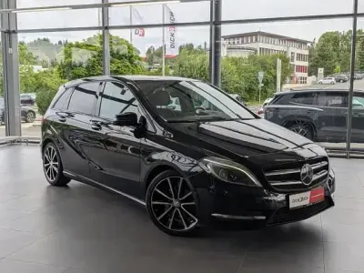 Gebraucht Mercedes B200 Night 136 PS (100 kW) 2012 Schwarz Kleinwagen