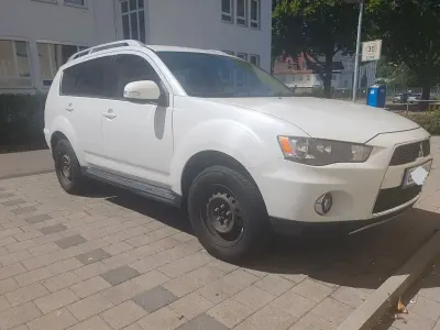 Gebraucht Mitsubishi Outlander Invite 147 PS (108 kW) 2010 Weiß SUV