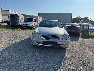 Brillantsilber metalliclack Gebraucht 2003 Mercedes C180 Kombi | 2.300 € (Etwas zu teuer)