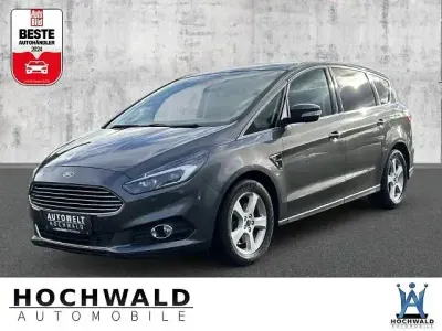 Używany Ford S-MAX Titanium 179 KM (131 kW) 2017 Szary Minivan