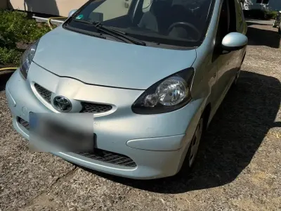 Gebraucht Toyota Aygo 68 PS (50 kW) 2006 Blau Kleinwagen
