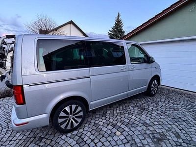 Gebraucht VW Multivan 150 PS (110 kW) 2021 Silber Van