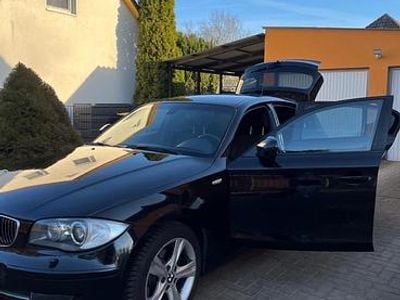 Usata BMW 118 143 CV (105 kW) 2011 Nero Utilitaria