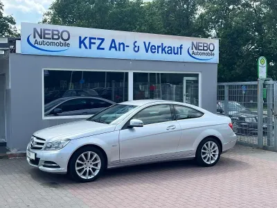 Gebraucht Mercedes C180 156 PS (114 kW) 2012 Silber Coupé