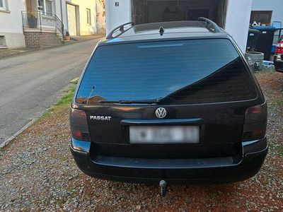 Second-hand VW Passat 193 CP (141 kW) 2000 Negru Break