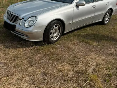 Gebraucht Mercedes E270 263 PS (193 kW) 2005 Silber Limousine