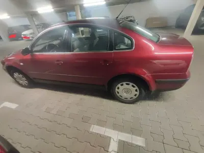 Gebraucht VW Passat 102 PS (75 kW) 2001 Rot Limousine