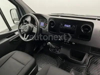 Gebraucht Mercedes Sprinter 163 PS (119 kW) 2020 Grau Van