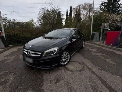 Second-hand Mercedes 220 AMG line 170 CP (125 kW) 2014 Negru Hatchback