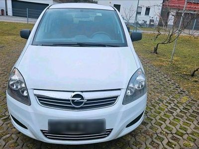 Gebraucht Opel Zafira 115 PS (84 kW) 2011 Weiß Van / Kleinbus
