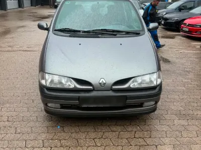 Gebraucht Renault Scenic E-Tech 107 PS (78 kW) 1999 Grau Limousine