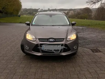 Gebraucht Ford Focus SYNC Edition 125 PS (91 kW) 2014 Braun Kombi