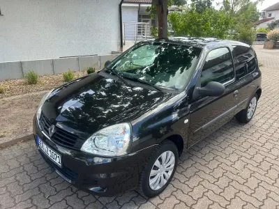 Gebraucht Renault Clio II 58 PS (42 kW) 2009 Schwarz Limousine