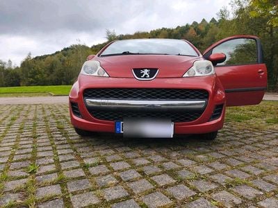 Gebraucht Peugeot 107 68 PS (50 kW) 2008 Orange Kleinwagen