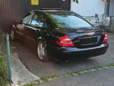 Gebraucht Mercedes E220 2004 Schwarz Limousine