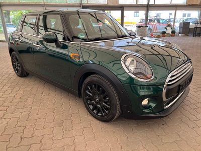 Begagnad Mini ONE 102 HK (75 kW) 2018 Grön Halvkombi