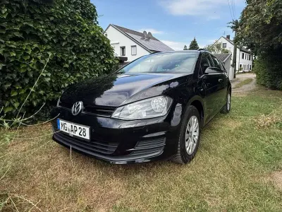 Gebraucht VW Golf VII Trendline 110 PS (80 kW) 2016 Schwarz Kombi