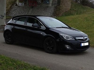 Gebraucht Opel Astra Edition 179 PS (131 kW) 2010 Schwarz Limousine