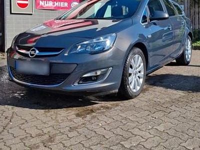 Gebraucht Opel Astra 131 PS (96 kW) 2014 Grau Kombi