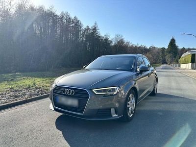 Gebraucht Audi A3 Sport 150 PS (110 kW) 2016 Grau Limousine