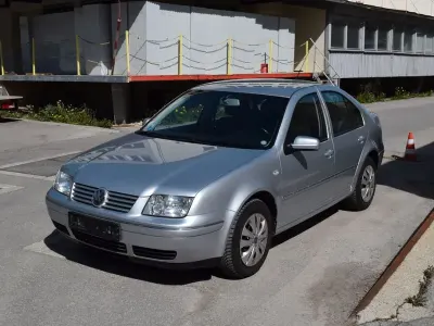 Brugt VW Bora Highline 105 HK (77 kW) 2003 Sølv Sedan