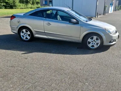 Używany Opel Astra Cabriolet 105 KM (77 kW) 2006 Kabriolet