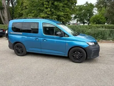 Gebraucht VW Caddy Basis 102 PS (75 kW) 2022 Blau Van / Kleinbus