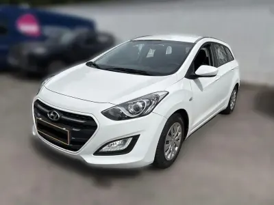 Gebraucht Hyundai i30 Classic 110 PS (80 kW) 2015 Polar white Kombi