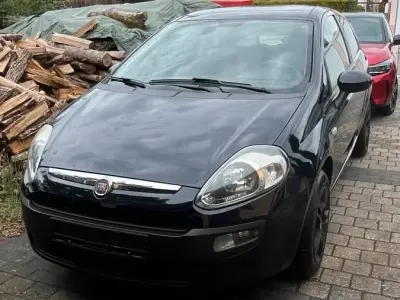 Gebraucht Fiat Punto 69 PS (50 kW) 2011 Blau Kleinwagen
