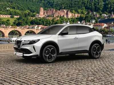 Neu Alfa Romeo Junior Ti 114 kW (156 PS) 2026 Weiß SUV