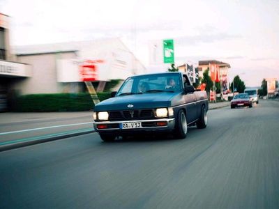 Gebraucht Nissan PickUp 136 PS (100 kW) 1994 Blau Abholung