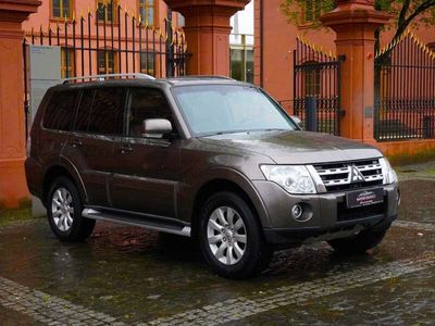 gebraucht Mitsubishi Pajero 3.2 DI-D Instyle*Rockford~Brown~7-Sitzer*