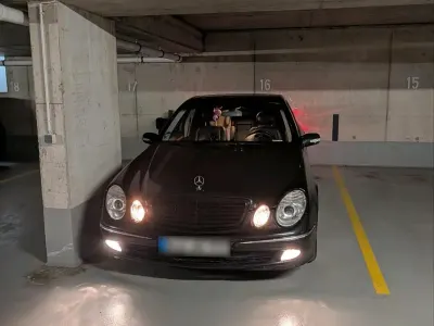 Gebraucht Mercedes E270 176 PS (129 kW) 2005 Schwarz Limousine