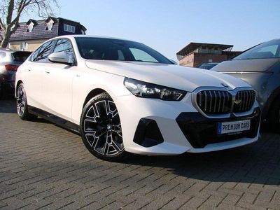 Gebraucht BMW 520 M Sport 197 PS (144 kW) 2025 Weiß metallic Limousine