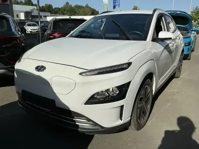 Gebraucht Hyundai Kona Edition 30+ 100 kW (136 PS) 2022 Weiß SUV