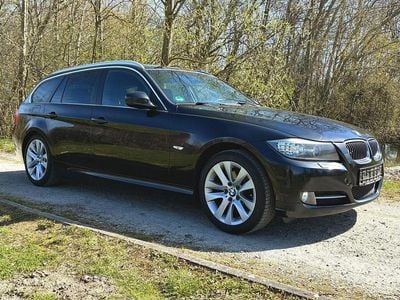 Gebraucht BMW 320 Sport Line 184 PS (135 kW) 2012 Schwarz Kombi