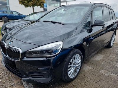 Gebraucht BMW 218 Gran Tourer Sport Line 150 PS (110 kW) 2018 Schwarz Van / Kleinbus