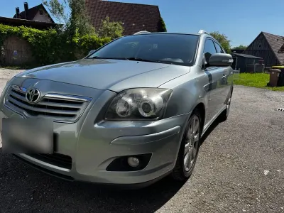 Gebraucht Toyota Avensis Travel 126 PS (92 kW) 2008 Silber Kombi