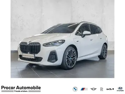 Gebraucht BMW 230 M Sport 326 PS (239 kW) 2023 Weiß Van / Kleinbus