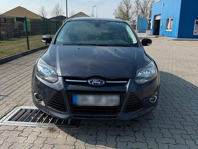Usata Ford Focus 140 CV (102 kW) 2014 Grigio Station wagon