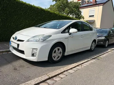 Gebraucht Toyota Prius Life 136 PS (100 kW) 2010 Weiß Kleinwagen