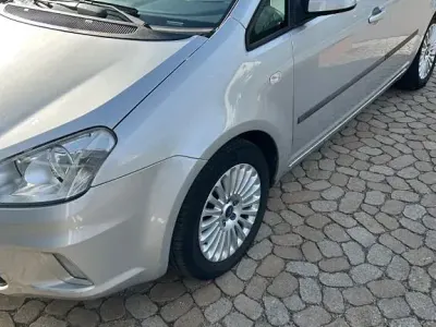 Gebraucht Ford C-MAX 109 PS (80 kW) 2009 Silber Van / Kleinbus