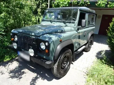 Gebraucht Land Rover Defender 122 PS (89 kW) 2012 Grün Kombi