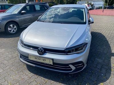 Gebraucht VW Polo Style 95 PS (69 kW) 2023 Reflexsilber metallic Limousine