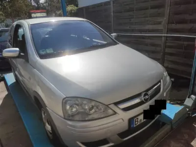 Gebraucht Opel Corsa 80 PS (58 kW) 2006 Silber Kleinwagen