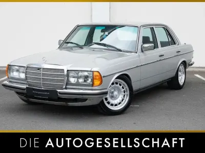Gebraucht Mercedes 300 125 PS (91 kW) 1983 Silber Limousine