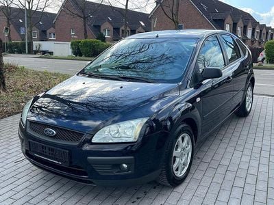 Gebraucht Ford Focus Trend 116 PS (85 kW) 2006 Blau Limousine