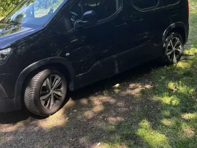 Gebraucht Peugeot Rifter Allure 131 PS (96 kW) 2019 Schwarz Van / Kleinbus