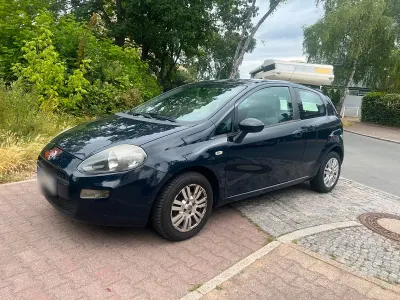 Gebraucht Fiat Punto 69 PS (50 kW) 2012 Blau Kleinwagen